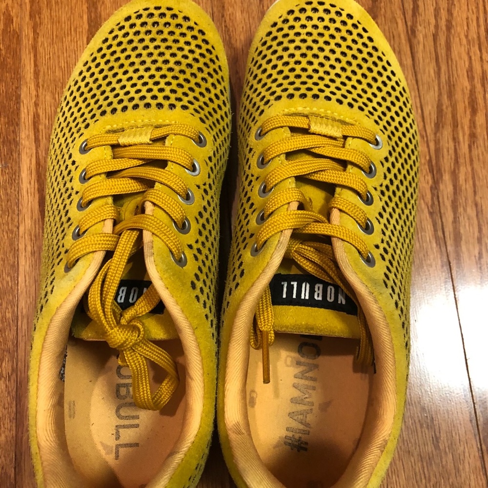 EUC NOBULL size 9/10.5